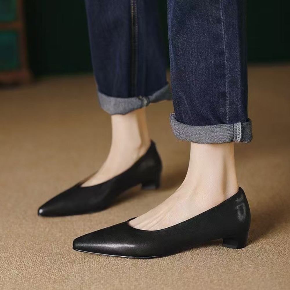 Women Shoes Black - ​ ​ รองเท้าส้นเตี้ยแบบสวมสำหรับผู้หญิงรุ่นใหม่ปี 2026 หนังสีดำ รองเท้าทางการ